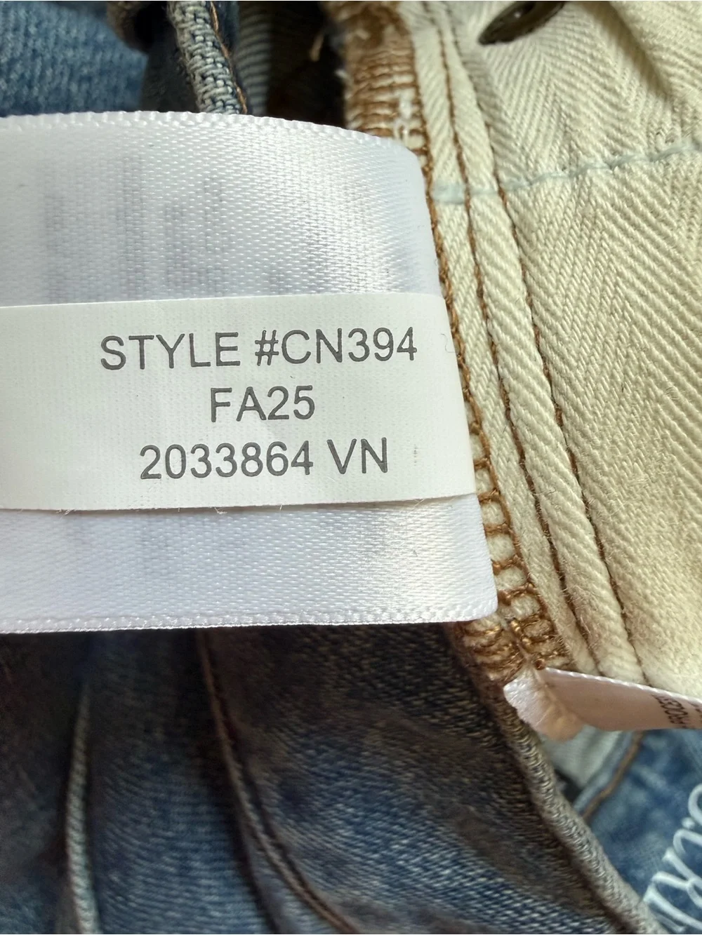 J.CREW Nipped straight jean in stretch Size 28